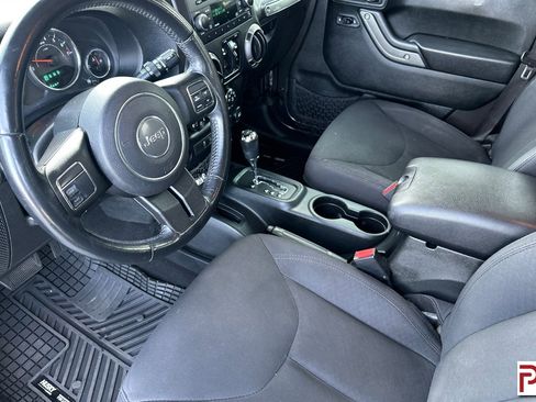 Used 2018 Jeep Wrangler Unlimited Sport S image 10