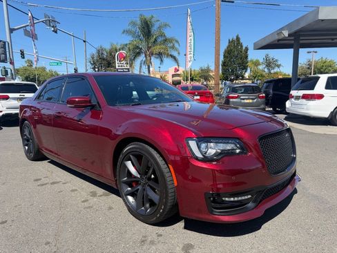Used 2023 Chrysler 300 C RWD image 2