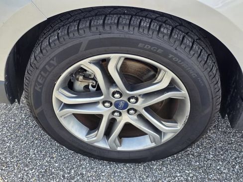 Used 2016 Ford Edge Titanium FWD image 36