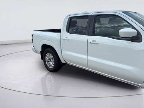 Used 2024 Nissan Frontier SV w/ SV Convenience Package RWD image 5