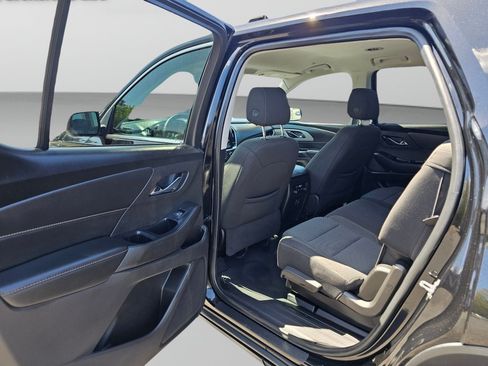 Used 2021 Chevrolet Traverse LS AWD/4WD image 23