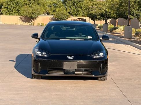 Used 2025 Hyundai Ioniq 6 SE RWD image 3