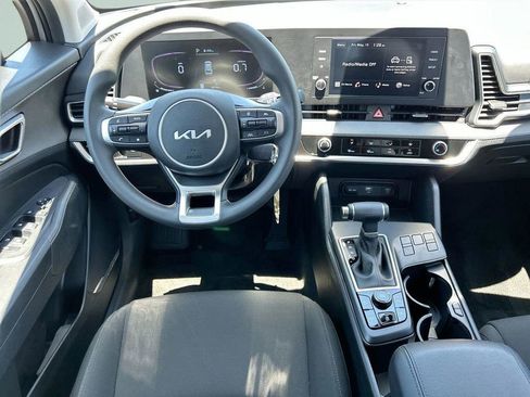 Used 2023 Kia Sportage LX FWD image 18