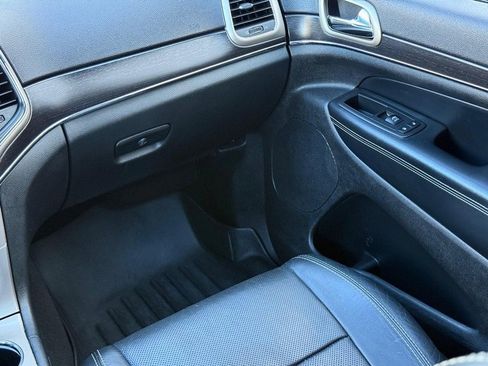 Used 2014 Jeep Grand Cherokee Limited w/ Luxury Group II image 14