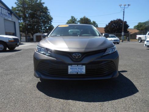 Used 2020 Toyota Camry LE FWD image 4