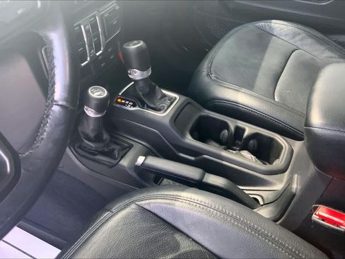 Used 2021 Jeep Wrangler Unlimited Sport AWD/4WD image 17