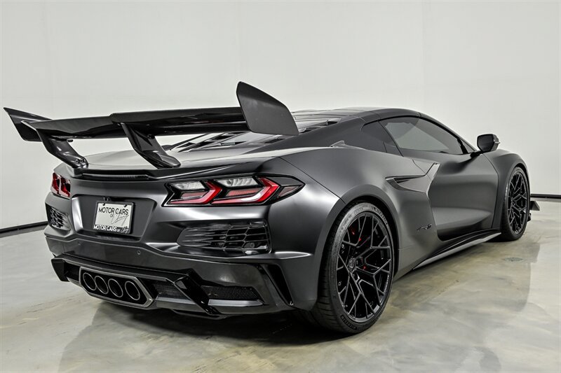 Used 2026 Chevrolet Corvette ZR1 w/ ZR1 Carbon Fiber Aero Package RWD image 9