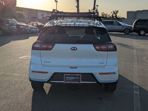 Used 2018 Kia Niro EX Premium image 7