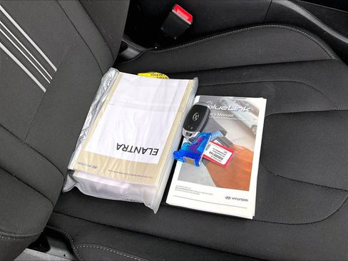 Used 2021 Hyundai Elantra SEL w/ Convenience + Premium Package image 31