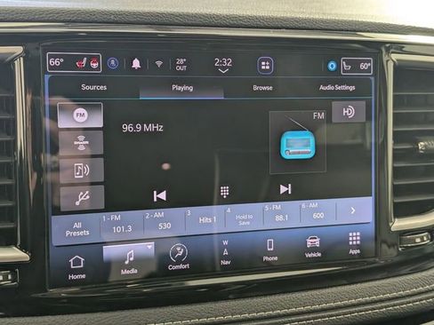 Certified 2023 Chrysler Pacifica Limited image 21