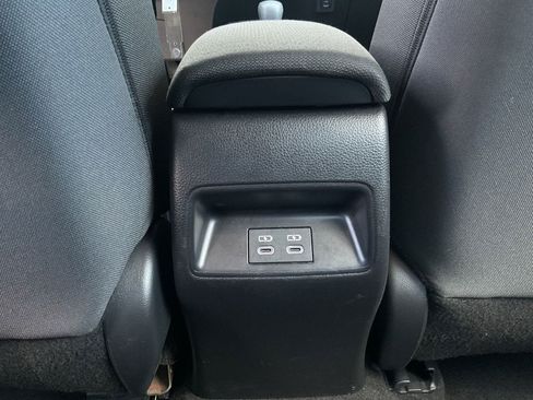 Used 2025 Toyota Corolla LE FWD image 10