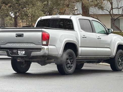 Used 2021 Toyota Tacoma SR5 image 4