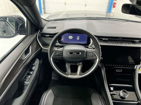 New 2026 Jeep Grand Cherokee Altitude AWD/4WD image 11