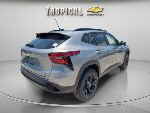 New 2026 Chevrolet Trax LT w/ Midnight Edition FWD image 5
