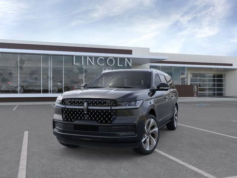 New 2026 Lincoln Navigator L Black Label AWD/4WD image 2