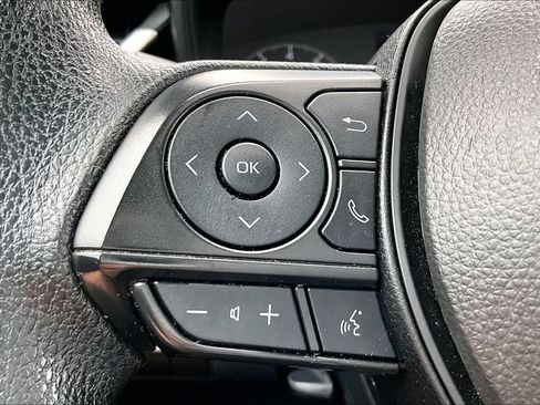 Used 2025 Toyota Corolla LE FWD image 17