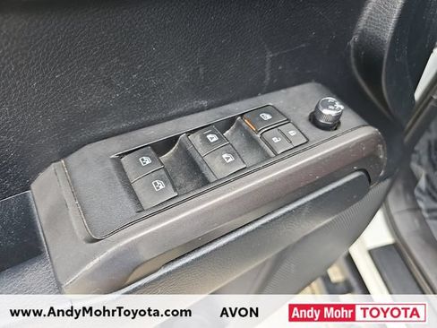 Used 2017 Toyota Tacoma TRD Sport w/ Tow Package (A/T) AWD/4WD image 12