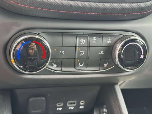 Used 2023 Chevrolet TrailBlazer RS AWD/4WD image 27