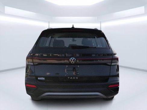 Used 2025 Volkswagen Taos S FWD image 4