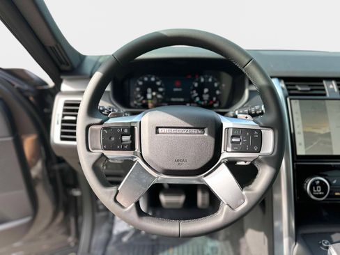 New 2026 Land Rover Discovery Limited Edition image 21