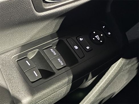 Used 2025 Honda CR-V EX image 32