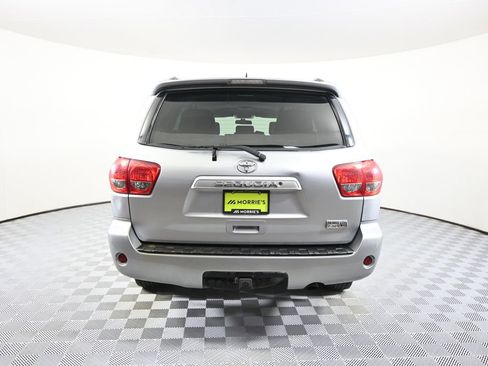 Used 2016 Toyota Sequoia SR5 AWD/4WD image 5