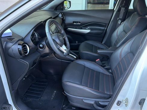 Used 2020 Nissan Kicks SR w/ SR Premium Package FWD image 10
