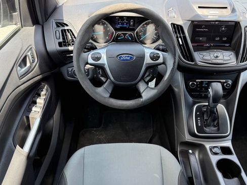 Used 2014 Ford Escape SE w/ Equipment Group 201A FWD image 16