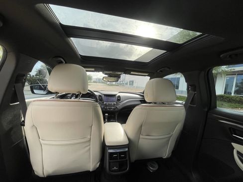 Used 2017 Chevrolet Impala Premier w/ Enhanced Convenience Package FWD image 14