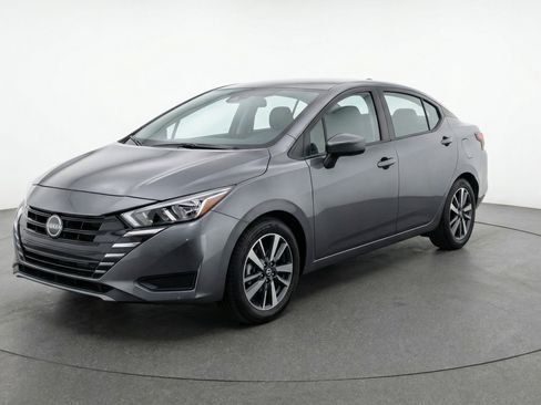 Used 2025 Nissan Versa SV FWD image 3