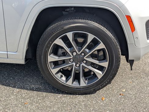 Certified 2023 Jeep Grand Cherokee L Overland image 10