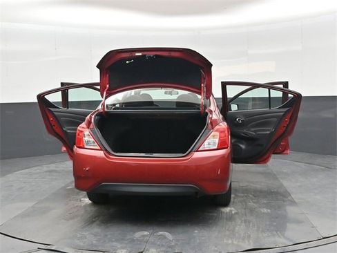 Used 2018 Nissan Versa SV w/ SV Special Edition Package image 47