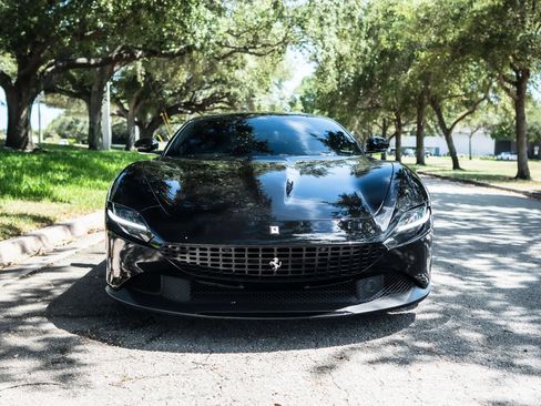 Used 2024 Ferrari Roma RWD image 2
