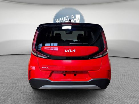 Certified 2023 Kia Soul LX w/ LX Technology Package FWD image 5