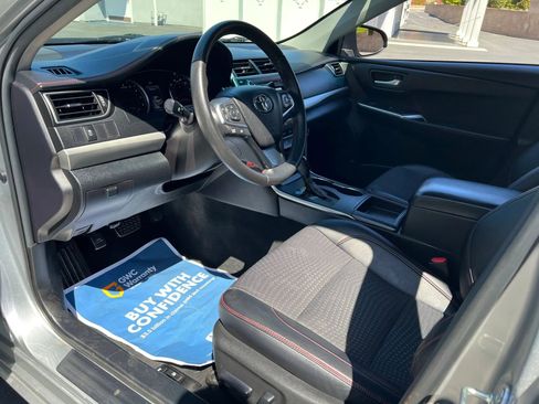 Used 2015 Toyota Camry XSE w/ Moonroof Package FWD image 5