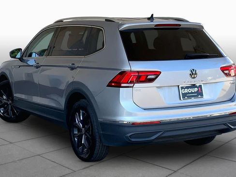 Used 2024 Volkswagen Tiguan SE AWD/4WD image 12