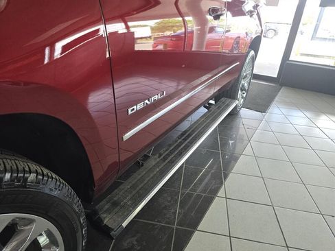 Used 2019 GMC Yukon Denali w/ Denali Ultimate Package image 36
