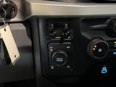 Used 2023 Ford F250 XLT w/ FX4 Off-Road Package image 25