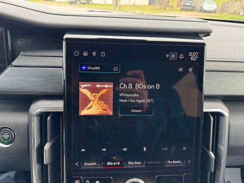 Used 2025 GMC Acadia Elevation image 29