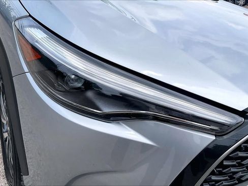 Used 2025 Toyota Corolla Cross XLE FWD image 27
