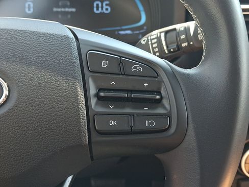 Certified 2023 Hyundai Venue Limited FWD image 21