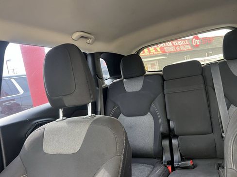 Used 2014 Jeep Cherokee Sport FWD image 12