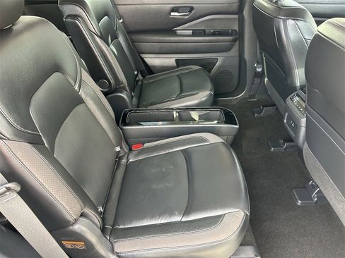 Certified 2023 Nissan Pathfinder SL w/ SL Premium Package image 11