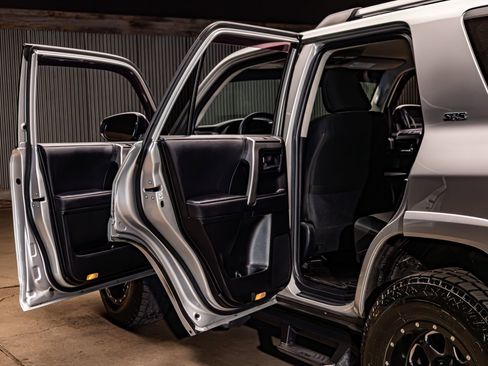 Used 2022 Toyota 4Runner SR5 image 24