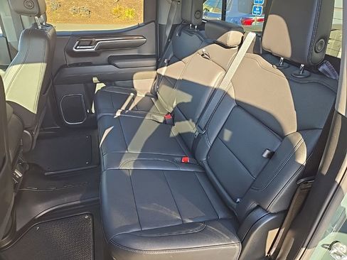 Used 2025 Chevrolet Silverado 1500 LT w/ Leather Package image 42