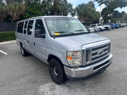 Used 2012 Ford E-350 and Econoline 350 XLT RWD image 2
