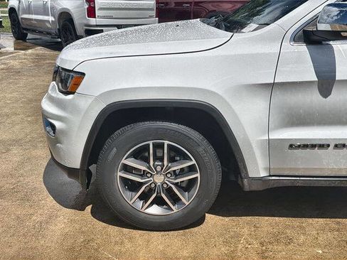 Used 2018 Jeep Grand Cherokee Limited RWD image 32