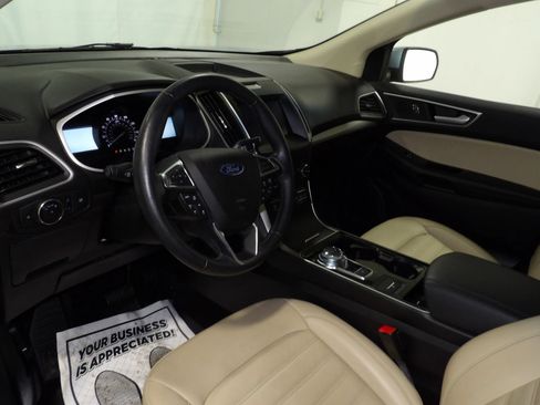 Used 2020 Ford Edge SEL w/ Cold Weather Package AWD/4WD image 10