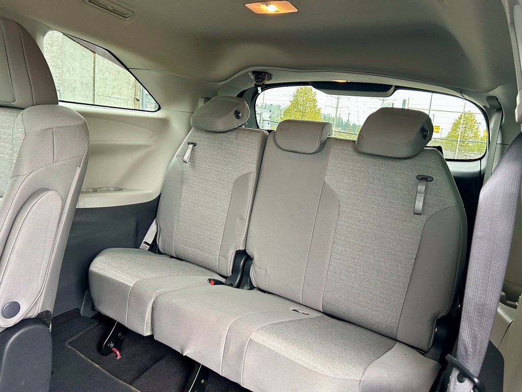 Certified 2024 Toyota Sienna LE AWD/4WD image 13