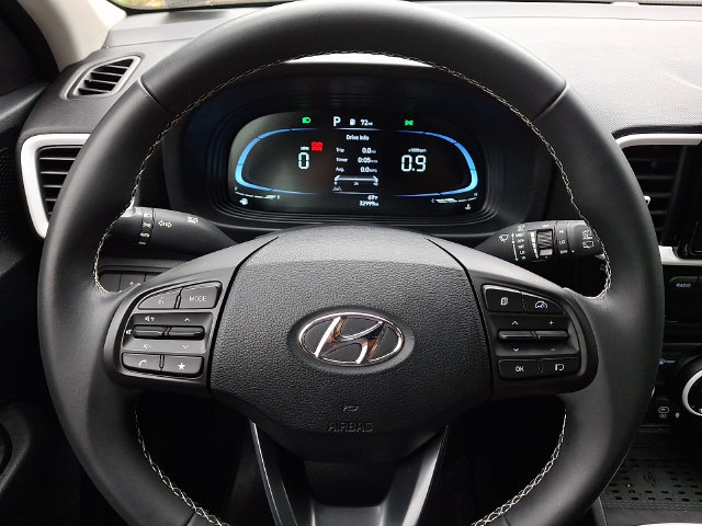 Used 2024 Hyundai Venue Limited FWD image 20